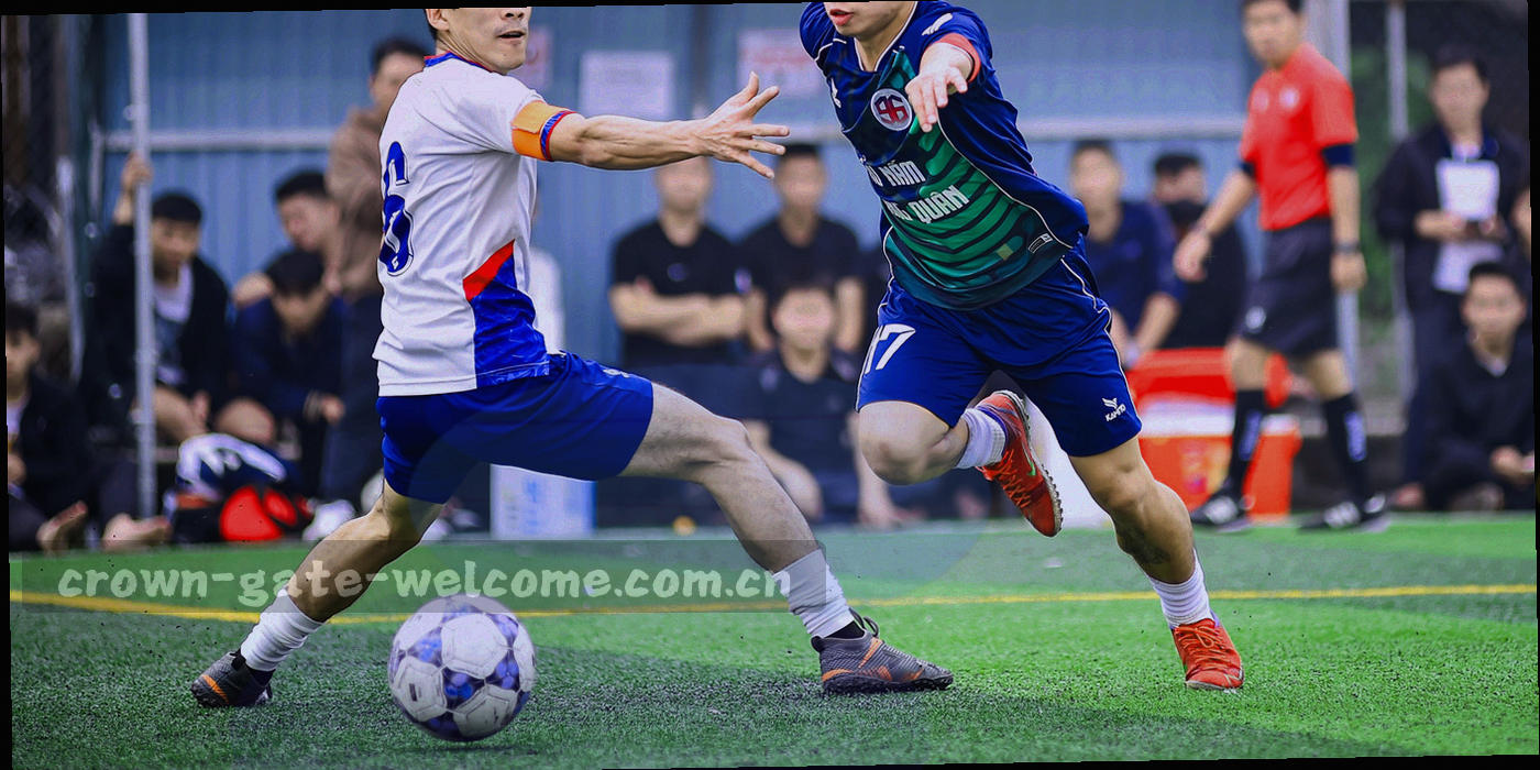 暗色门厅中细碎光点与门缝光带交织成的抽象数据流光影